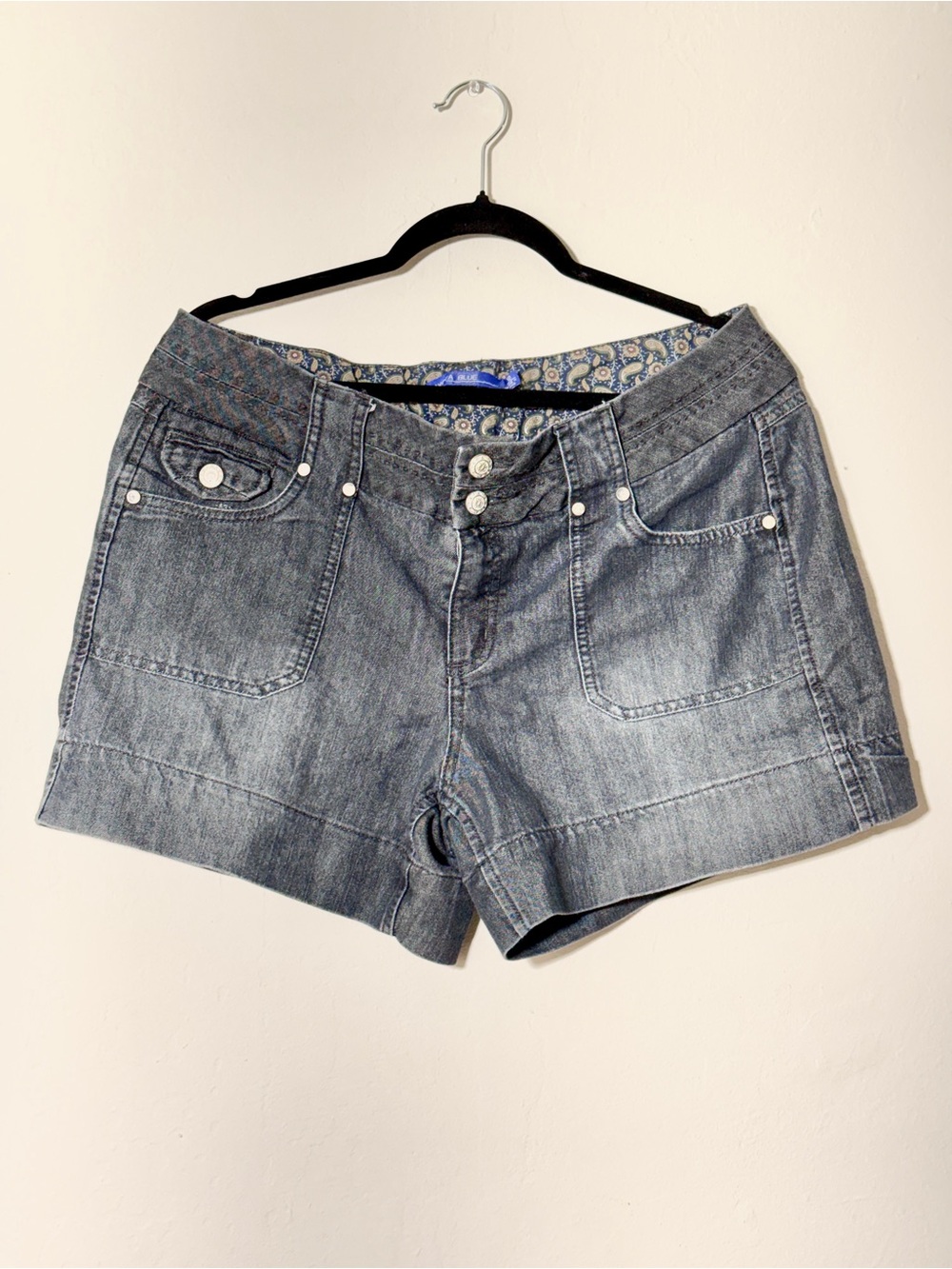 Casual Mid-Rise Dark Blue Gray Denim Jean Shorts with Front Pockets
